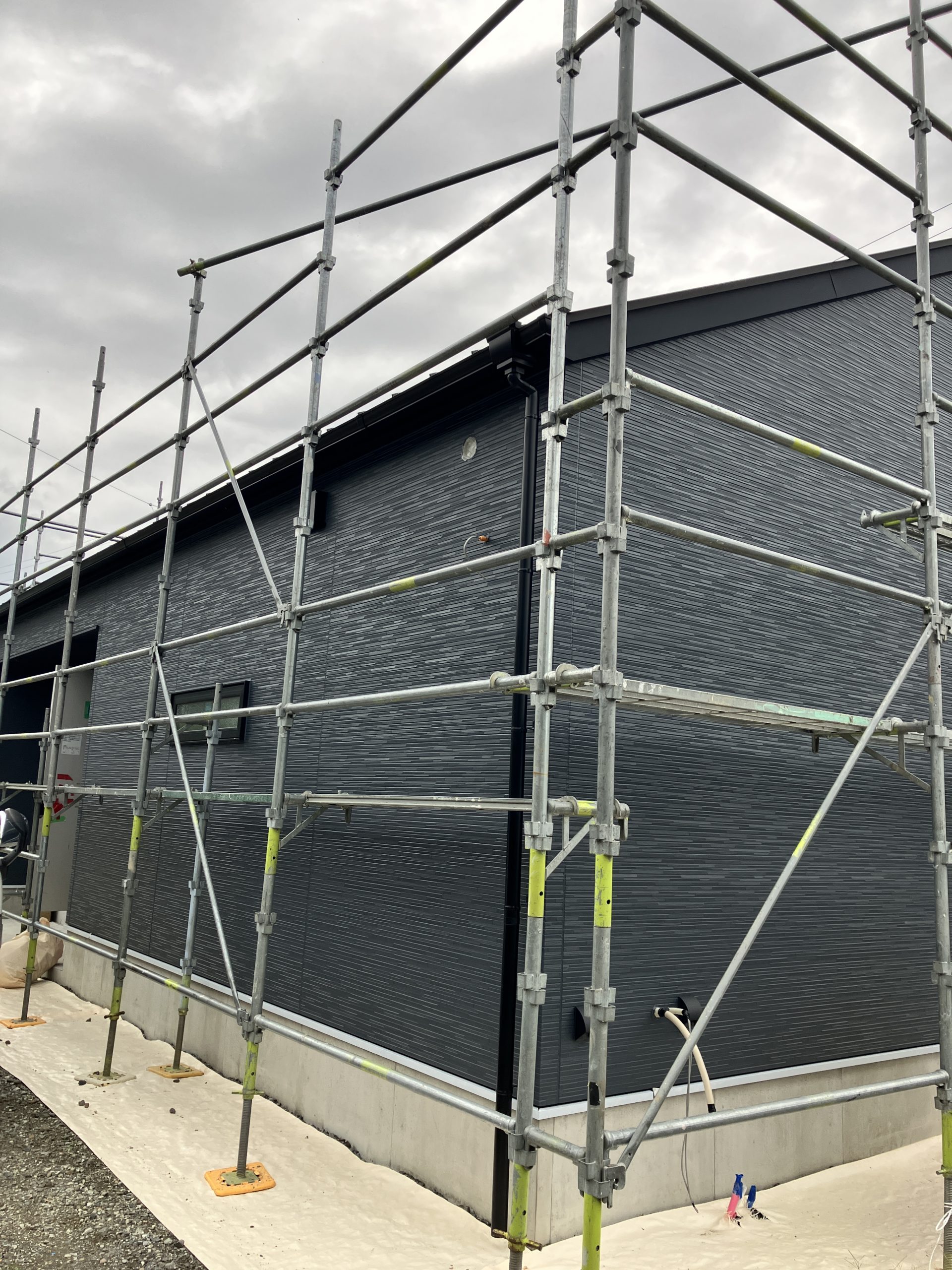 新城市の平屋の家