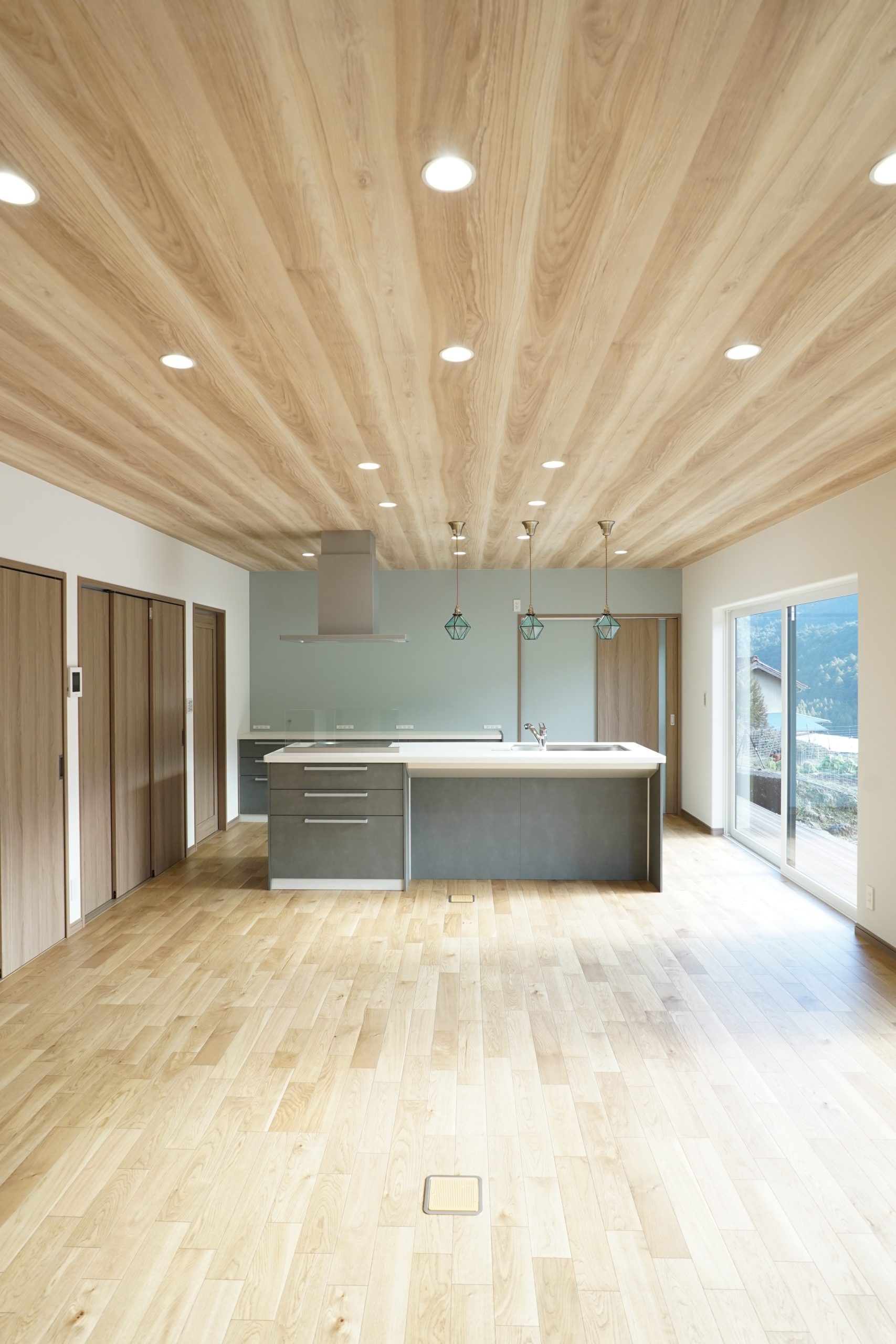 平屋　アイランドキッチン