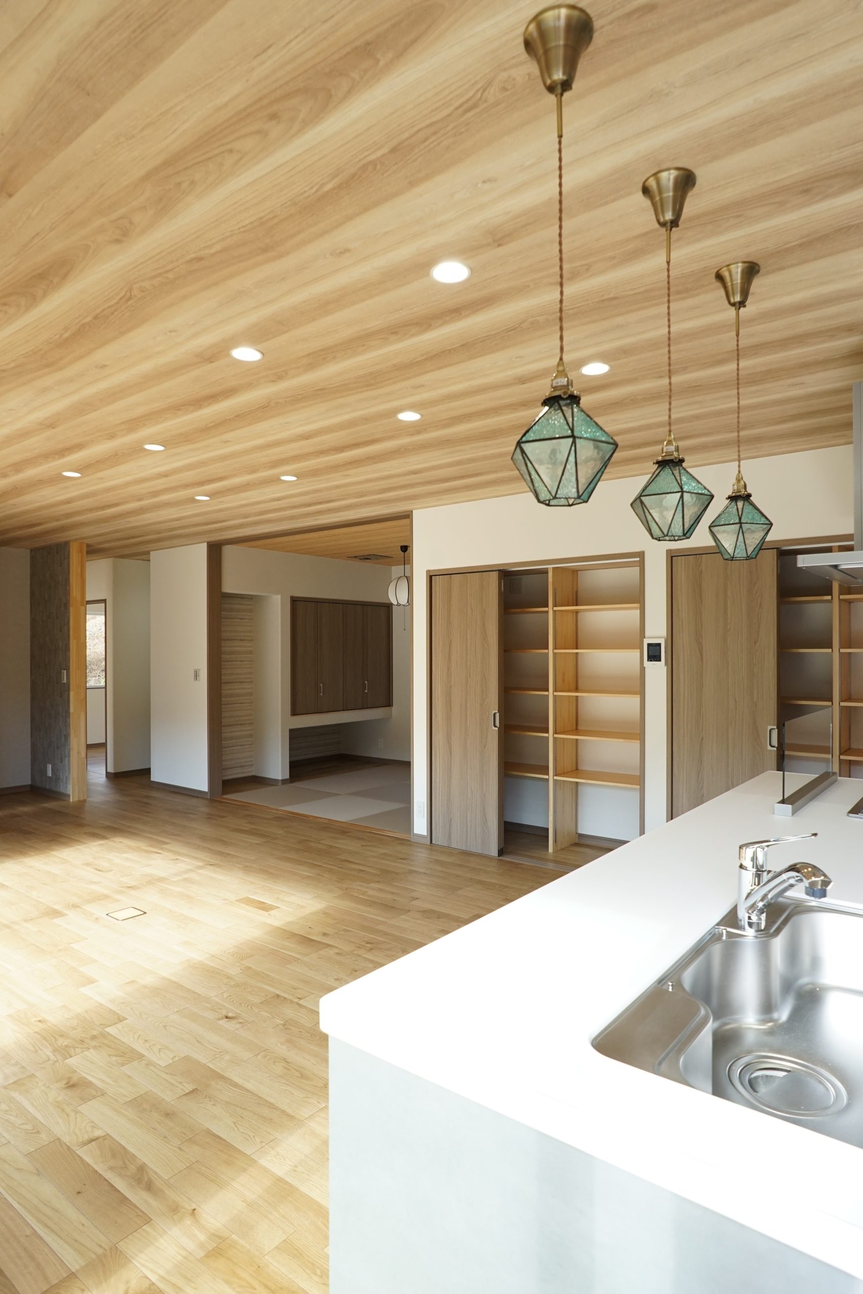 平屋　アイランドキッチン　東栄町